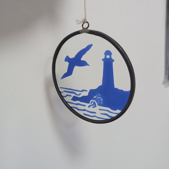Lighthouse & Sea/Sea Gull Round Sun Catcher - Picture 4 of 4
